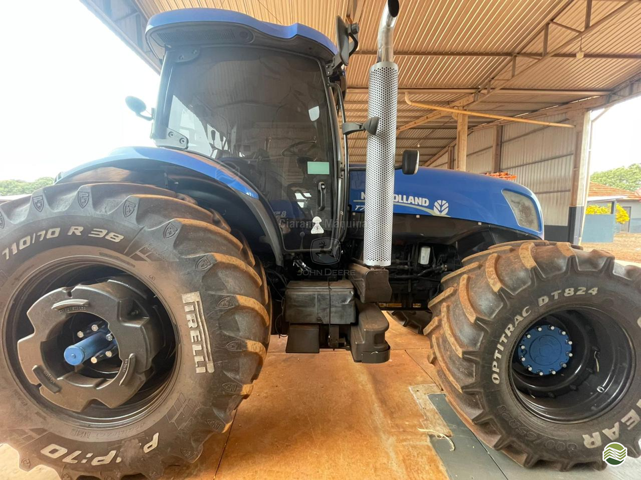 TRATOR NEW HOLLAND NEW T7 245 Tração 4x4 Ciarama Máquinas - John Deere - Matriz PONTA PORA MATO GROSSO DO SUL MS